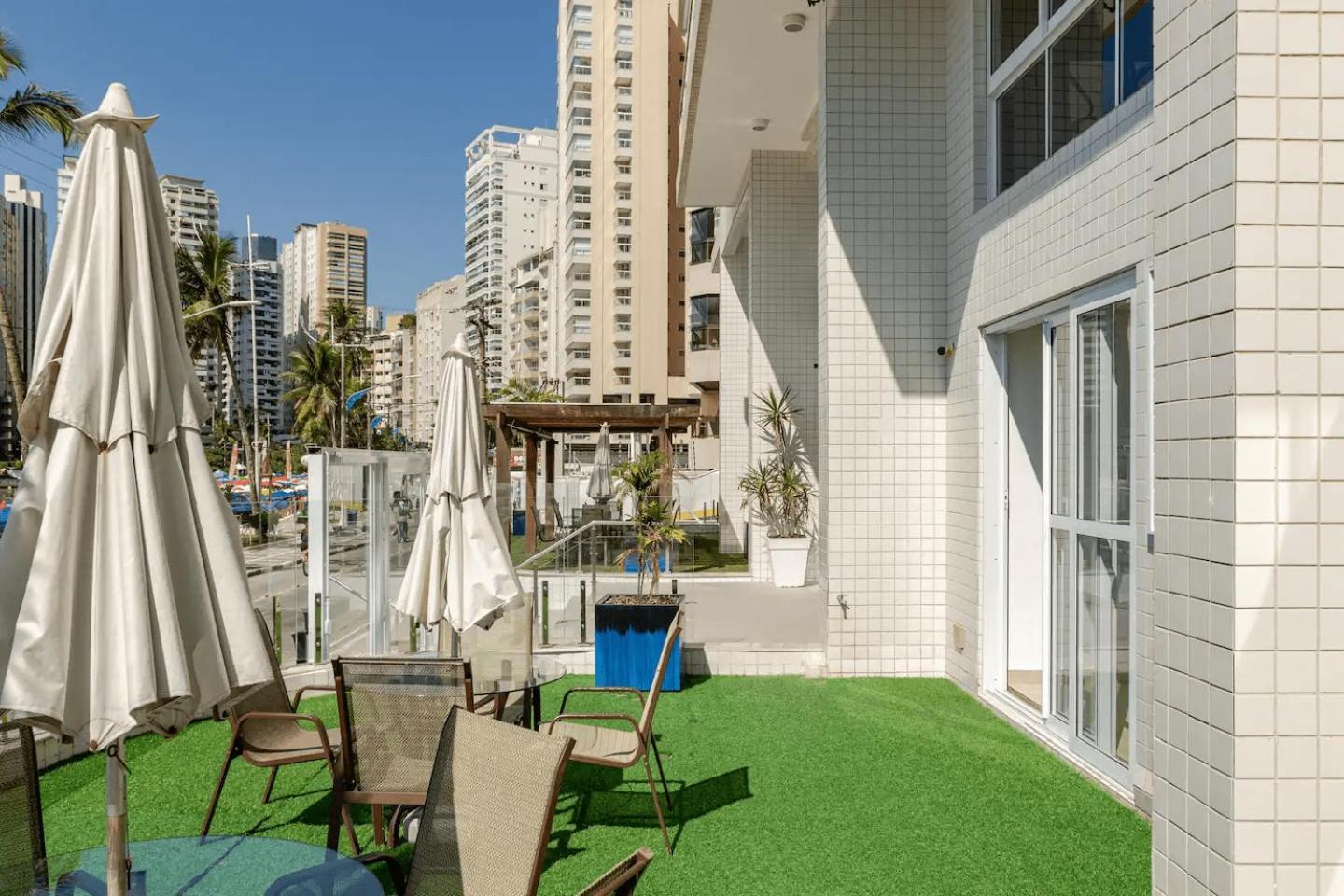 Apto - Predio De Frente Para Praia - Asturias - Guaruja - 2 Vagas Garagem - Wi-Fi E Ar Condicionado ภายนอก รูปภาพ