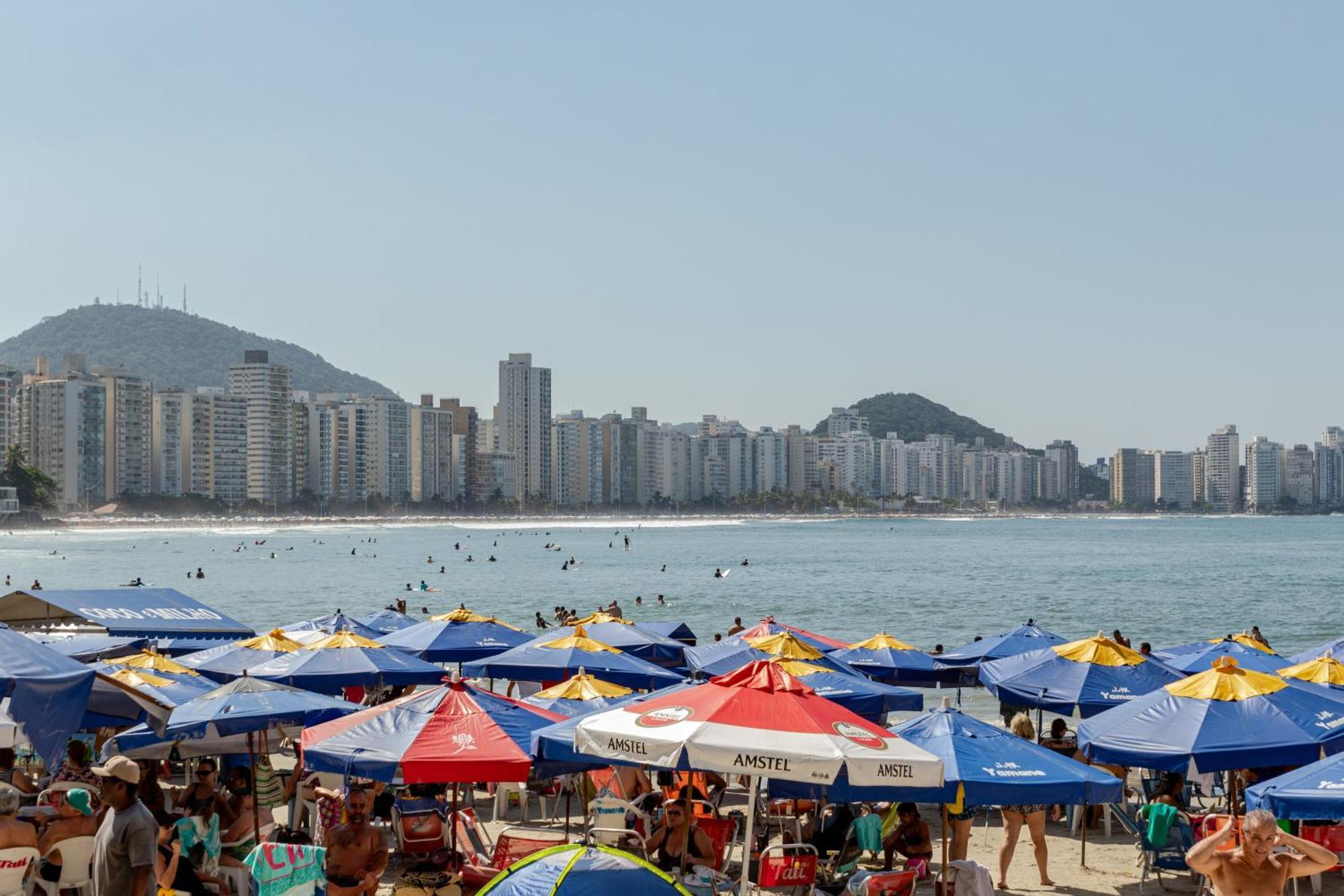 Apto - Predio De Frente Para Praia - Asturias - Guaruja - 2 Vagas Garagem - Wi-Fi E Ar Condicionado ภายนอก รูปภาพ